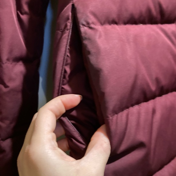 Good condition Lands End winter coat with detachable hood. - Picture 4 of 4
